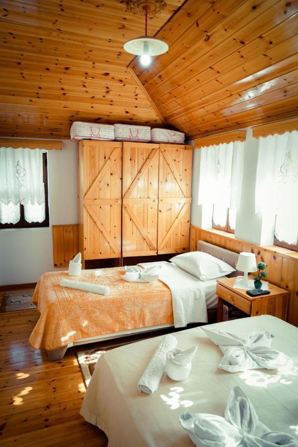 Hotel Domino Гірокастра Екстер'єр фото