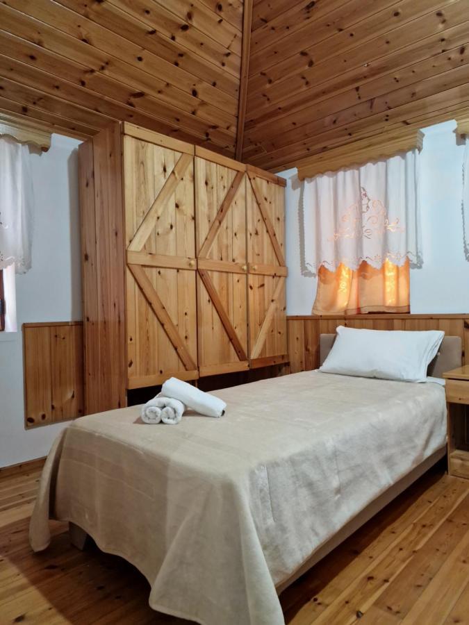 Hotel Domino Гірокастра Екстер'єр фото
