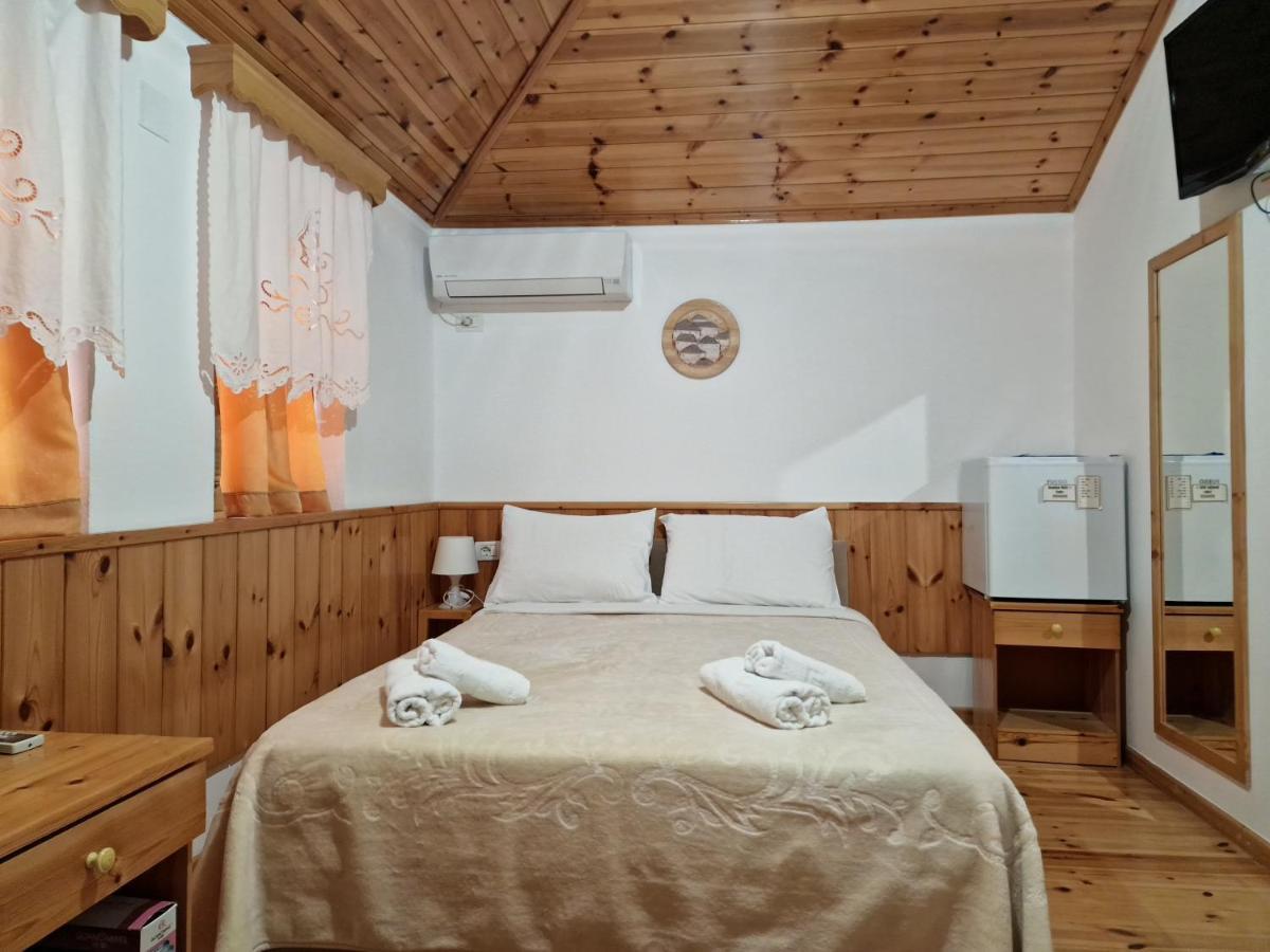 Hotel Domino Гірокастра Екстер'єр фото