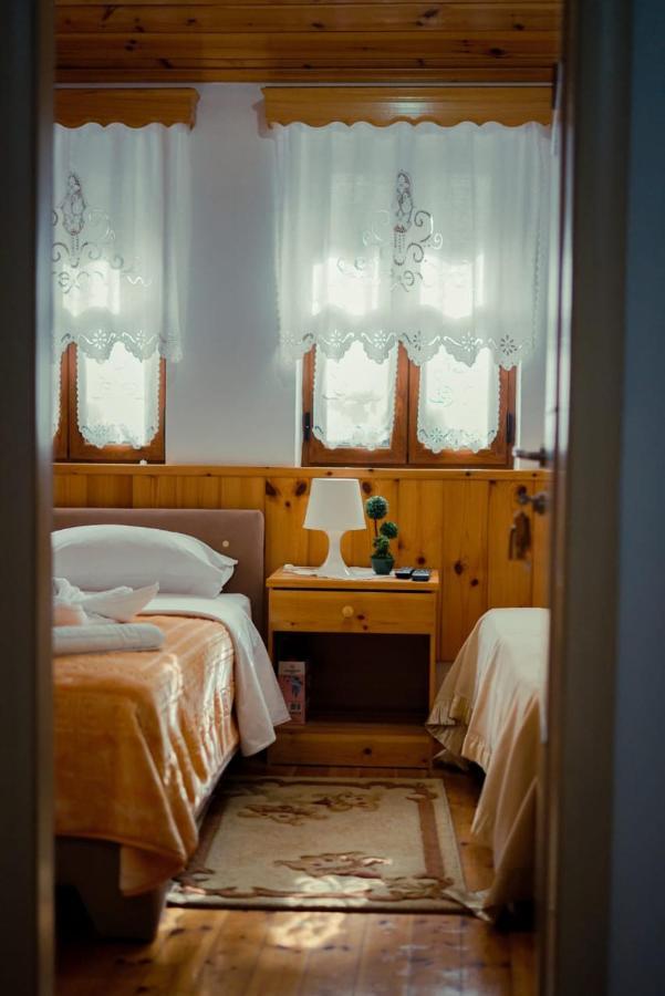 Hotel Domino Гірокастра Екстер'єр фото